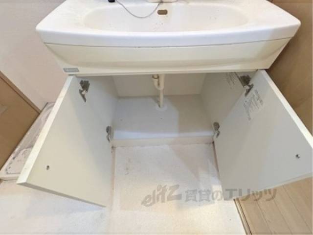 洗面所　下部収納