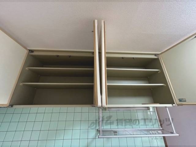 キッチン　キッチン上部収納