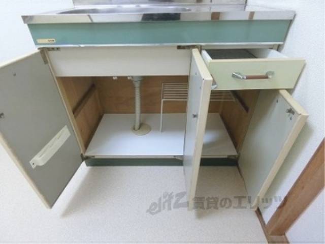 キッチン　下部収納