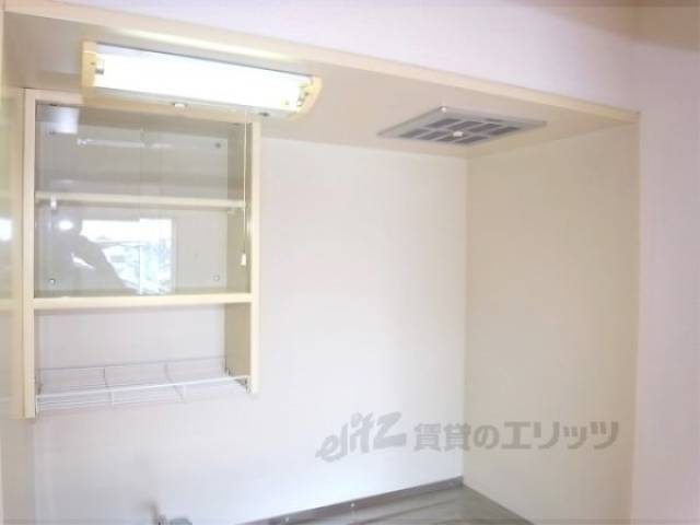 キッチン　上部収納