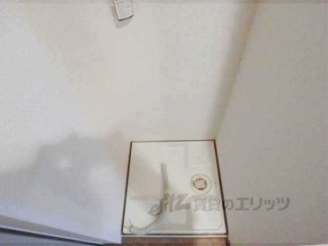 洗濯機置場　室内に洗濯機を設置できます。