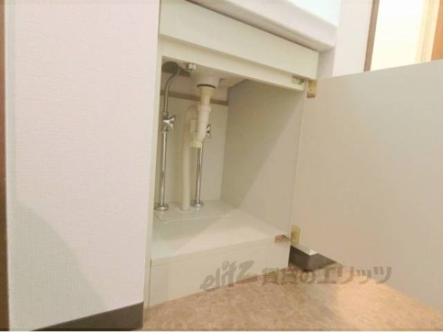 洗面所　下部収納