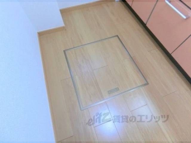 キッチン　床下収納