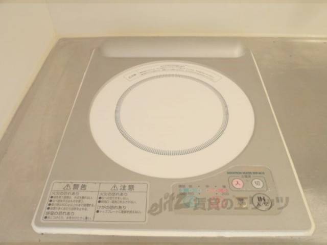 キッチン　1口電気コンロ付で安心です