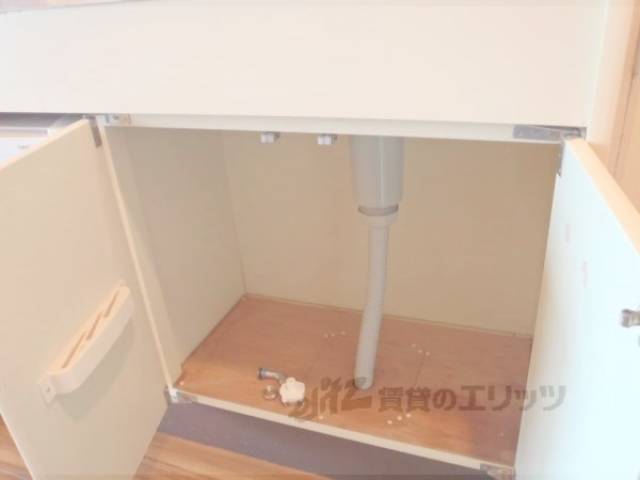 キッチン　キッチン下は調理器具など置けます