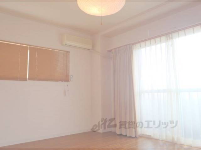 洋室　7帖広めの洋室です