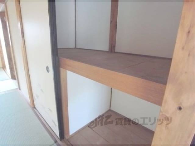 押入れ　和室2階