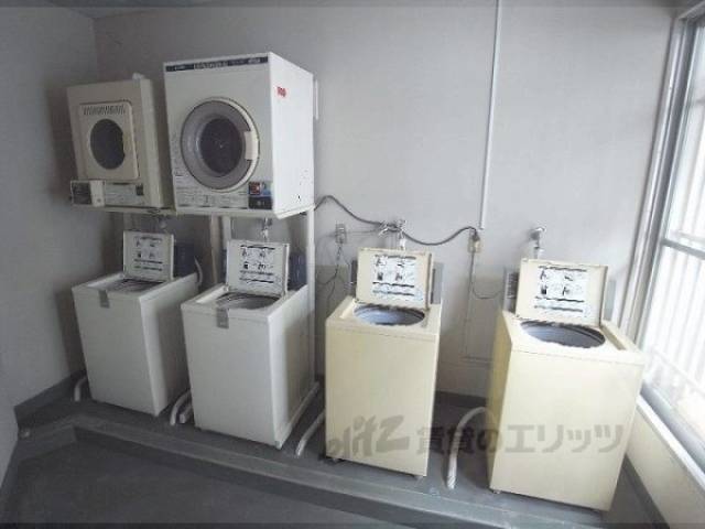 洗濯機置場　共同ランドリー