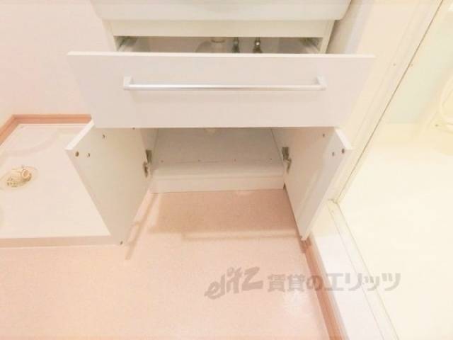 洗面所　下部収納