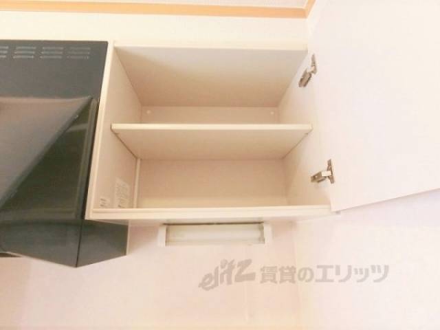 キッチン　上部収納
