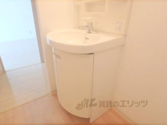 キッチン　独立洗面台