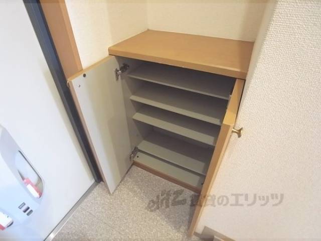 下駄箱　トイレ上棚