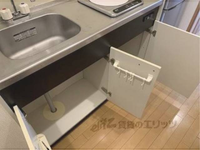 キッチン　収納下部