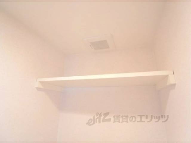 トイレ上部収納