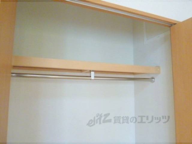 収納　棚、ハンガーパイプ