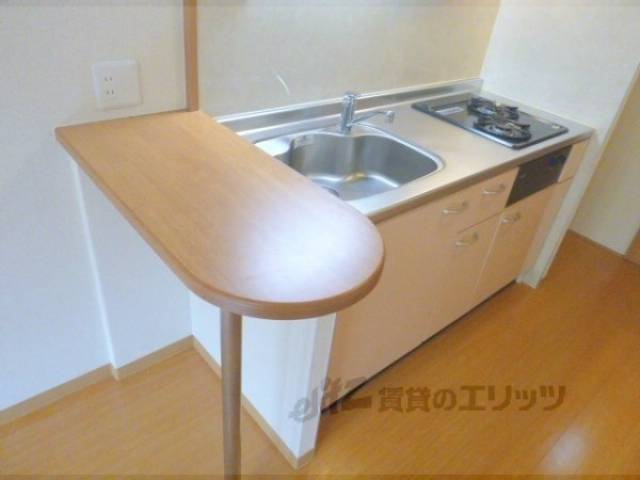 キッチン　カウンター付き