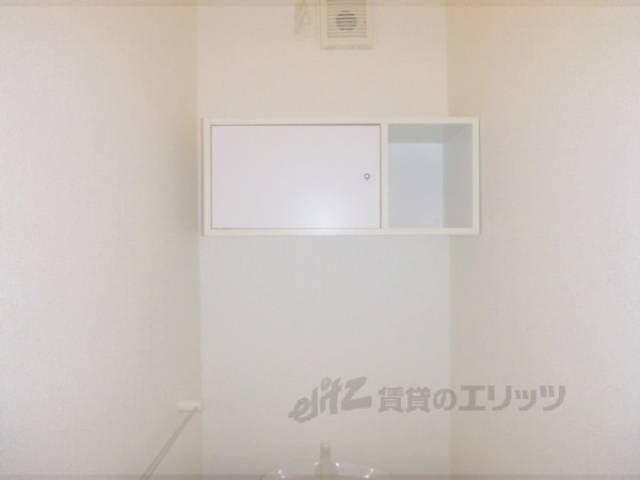 トイレ　トイレ上収納