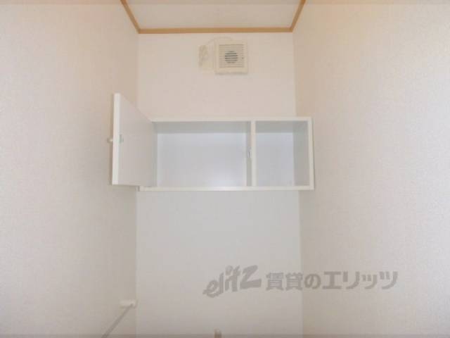 トイレ　トイレ上収納