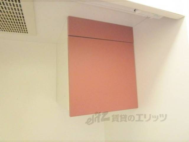 収納　上部収納