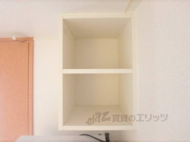 冷蔵庫置場　上部収納　家電付きです。