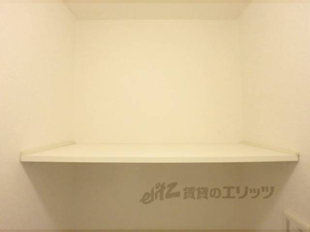 トイレ　上部棚