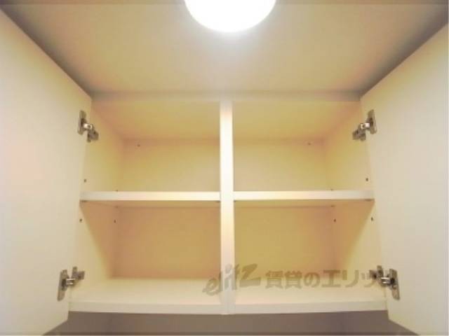 トイレ　上部棚