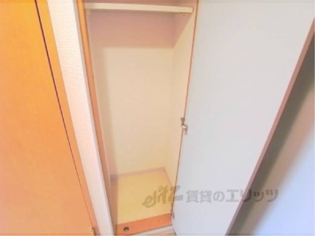 玄関横収納