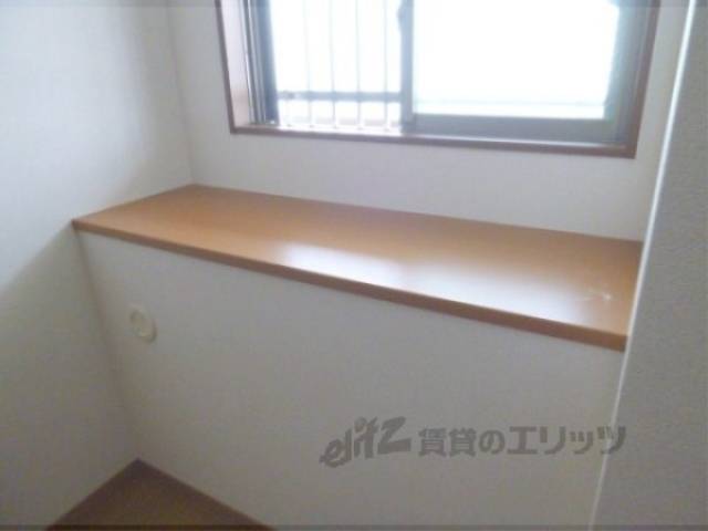 洋室　窓辺
