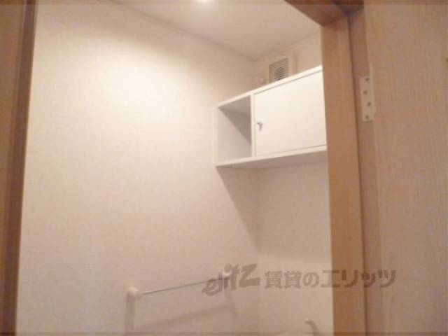 トイレ　トイレ上部収納