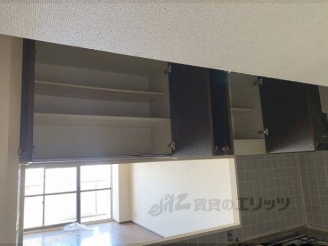 キッチン　上収納
