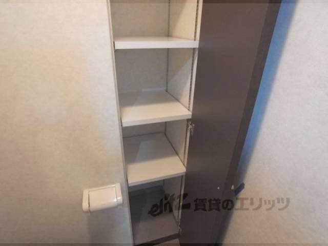 収納　トイレ物入れ