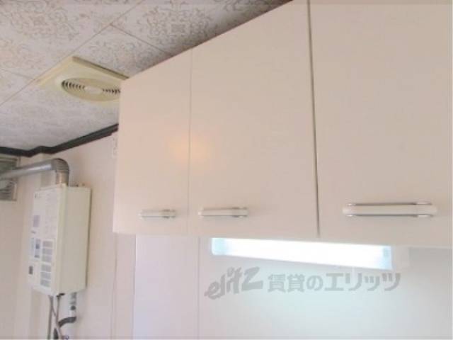 キッチン　キッチン上部収納