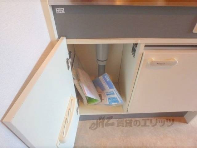 キッチン　収納下部