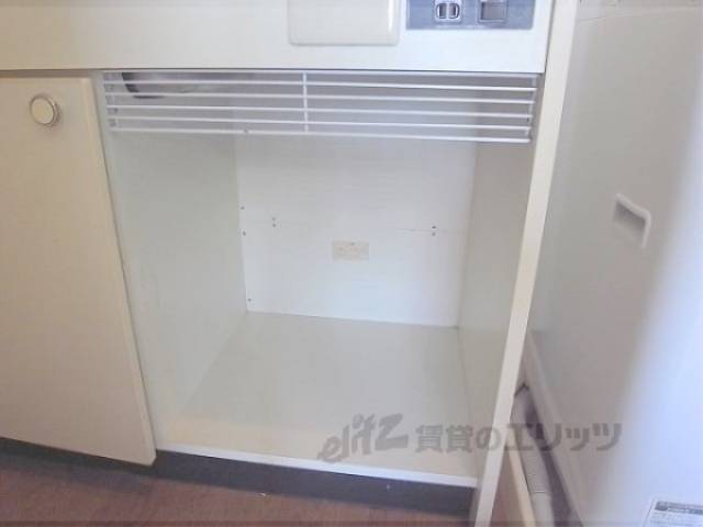 収納　キッチン下部収納