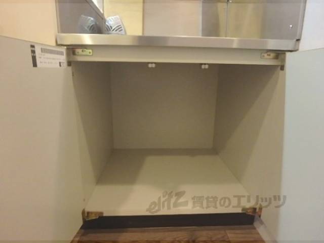 キッチン　下段収納