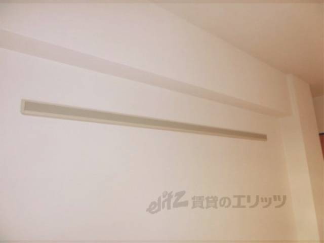 ハンガーレール