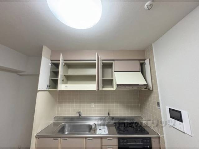 キッチン　上部収納