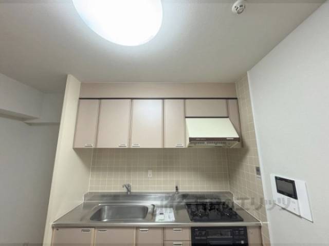 キッチン　上部収納