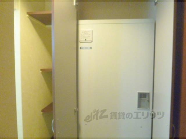洗面所　電気温水器