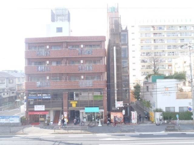 眺望　目の前が道路だから日差しを遮りません