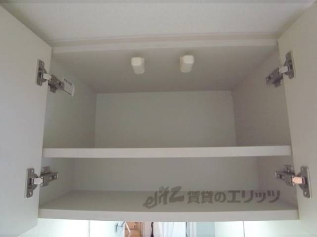 洗面所　上部収納