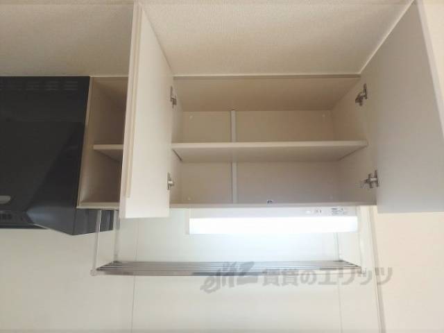 キッチン　上部収納