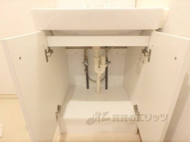 洗面所　下部収納