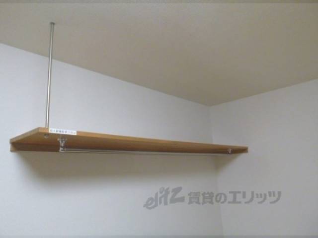 収納　吊り棚