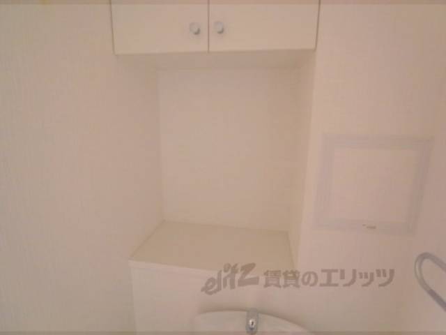 トイレ　トイレ内棚