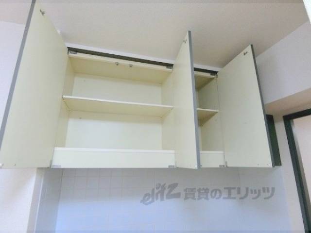 キッチン　キッチン上部収納