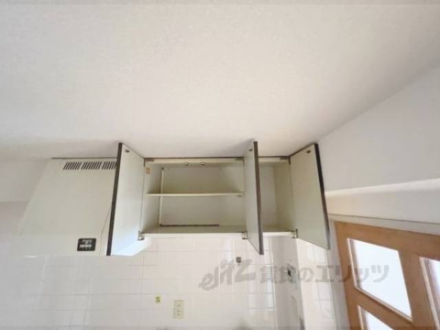 キッチン　上部収納