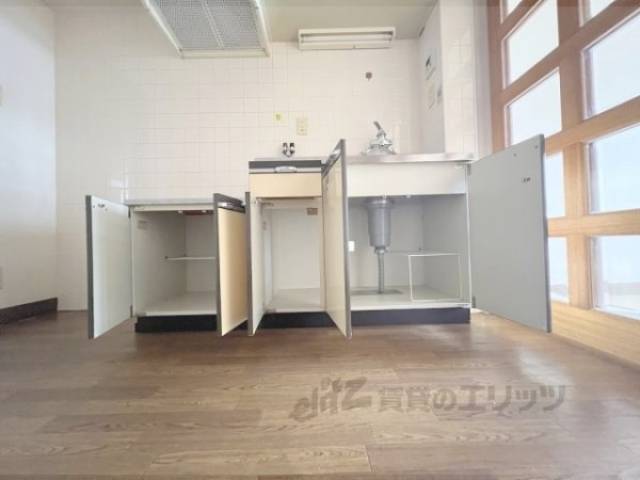 キッチン　下部収納