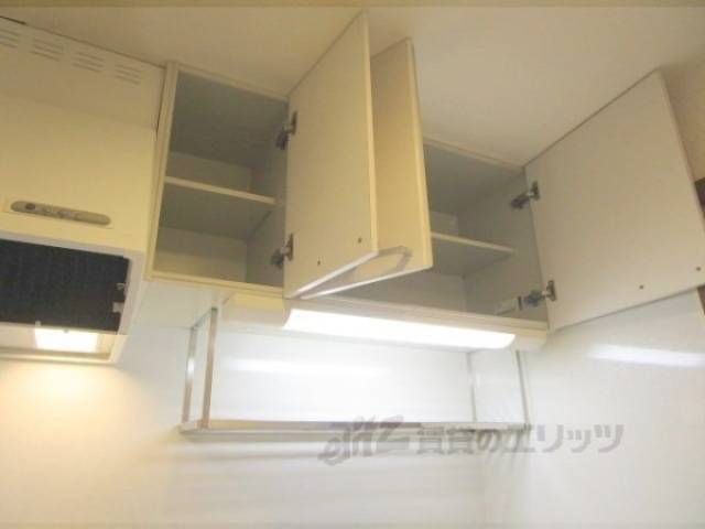 キッチン　キッチン上部収納