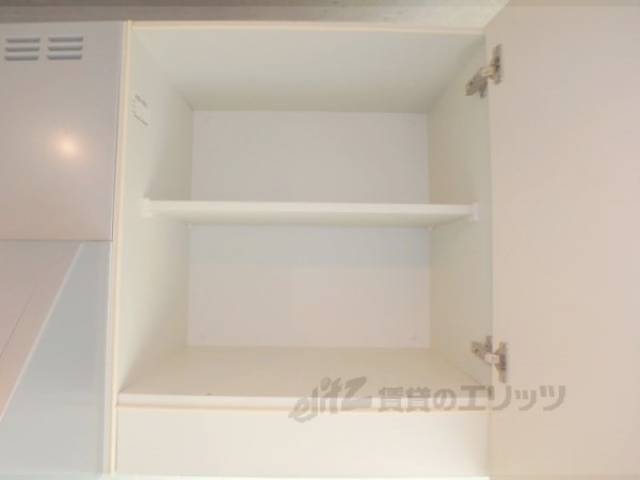 キッチン　上部収納